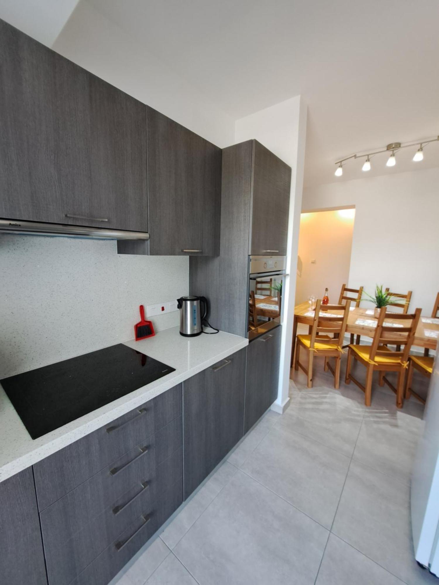 Albert'S Apartment St Lazarus 402 B - First Floor Larnaca Esterno foto