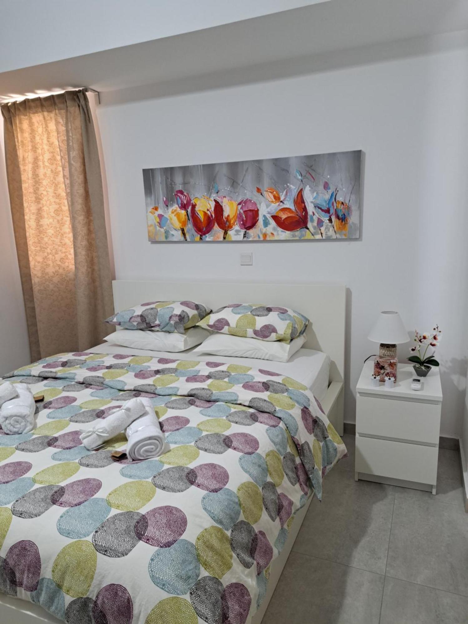 Albert'S Apartment St Lazarus 402 B - First Floor Larnaca Esterno foto