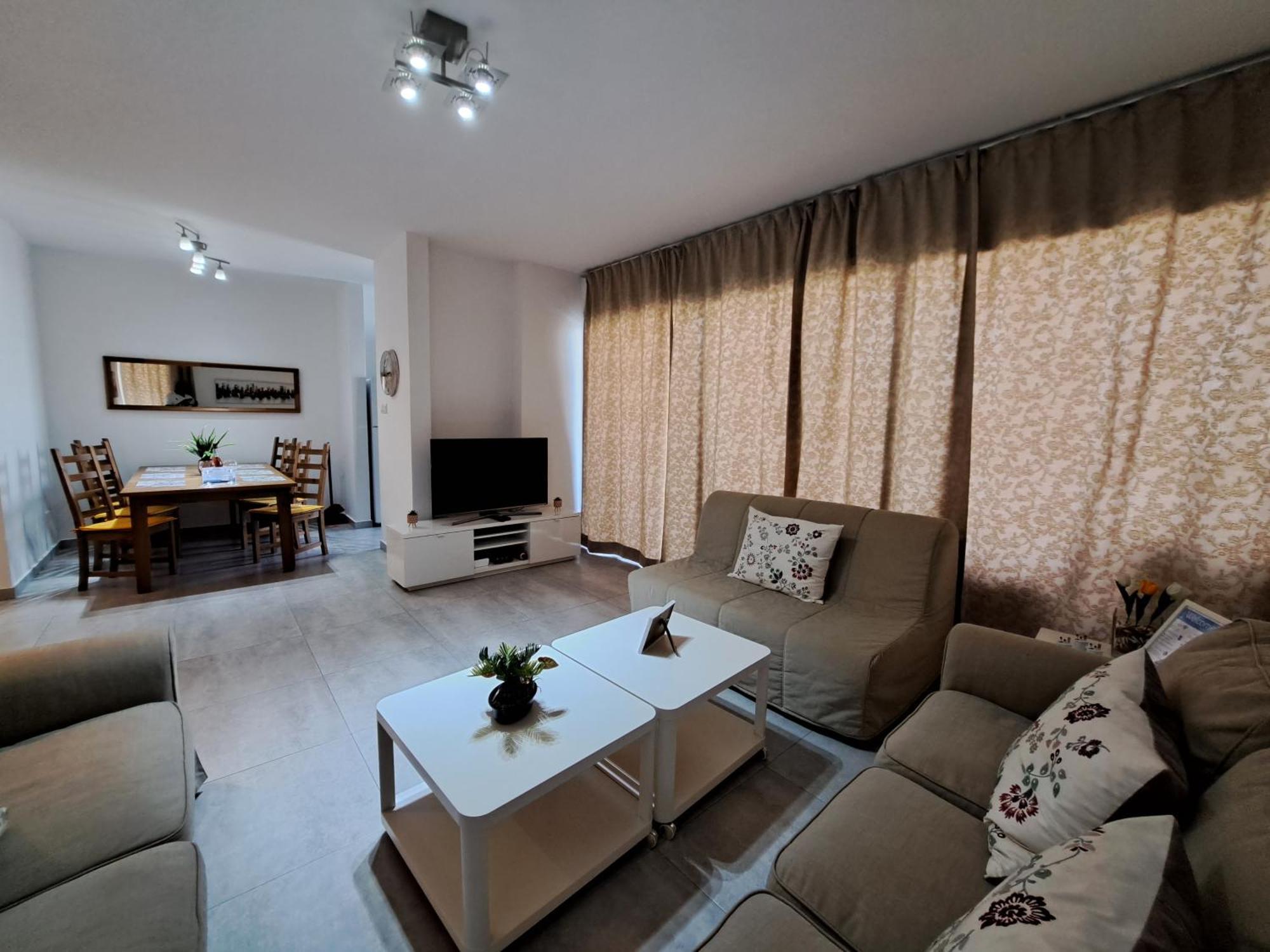 Albert'S Apartment St Lazarus 402 B - First Floor Larnaca Esterno foto